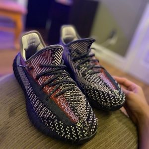 yezzy 350 yecheli v2 (reflective)